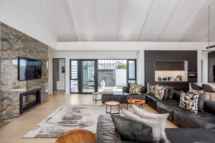 To Let 5 Bedroom Property for Rent in Val De Vie Estate Western Cape